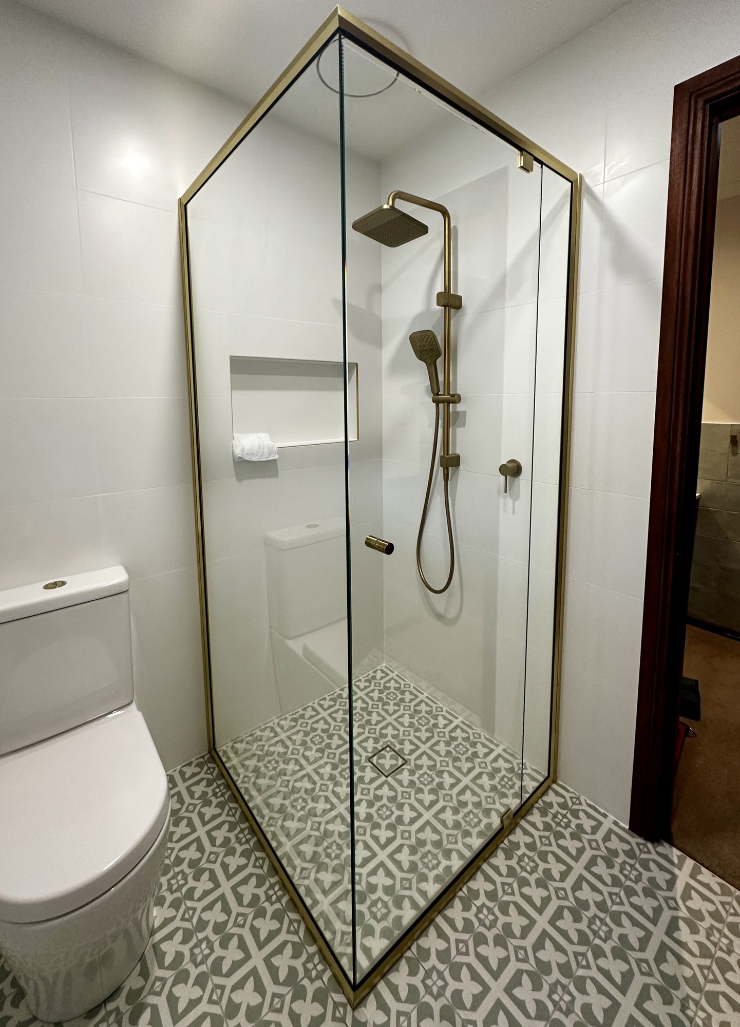 Gold diamond patterned floor — Adelaide, Unique Glass Solutions