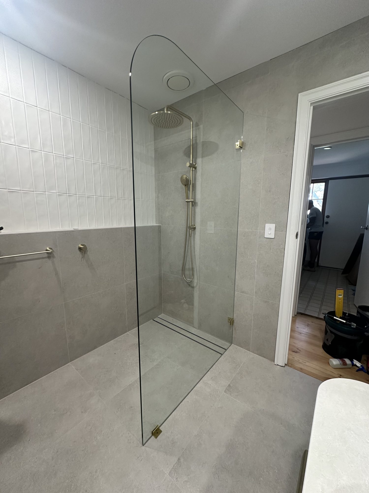 Curved top fixed panel — Adelaide, Unique Glass Solutions