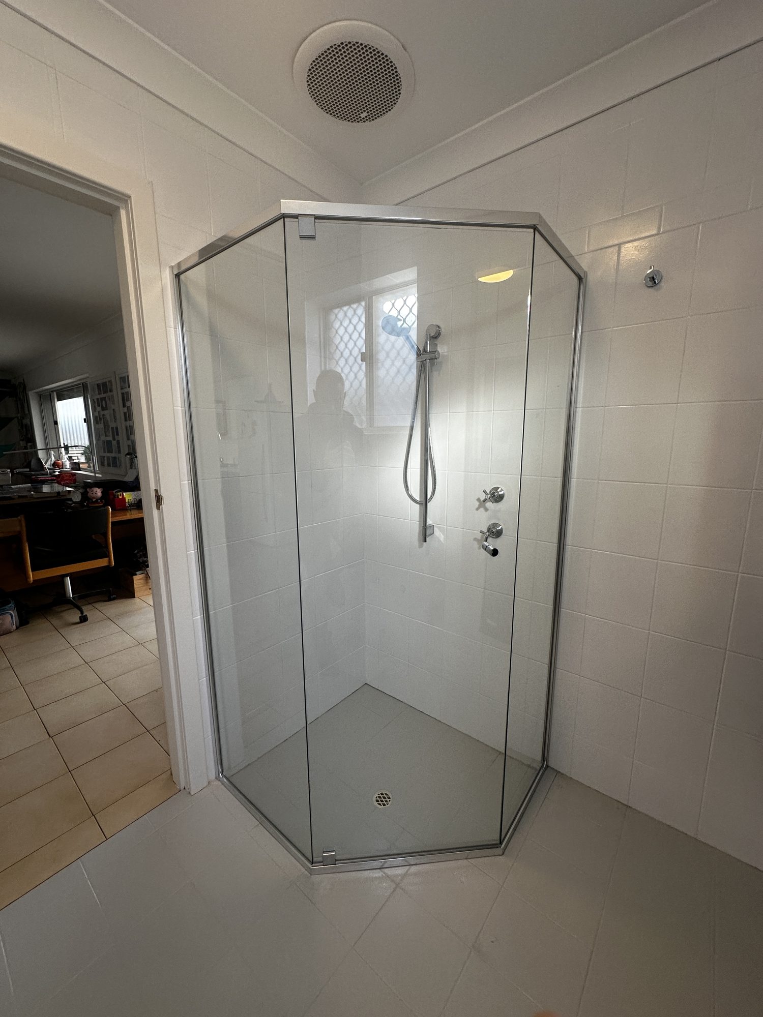 Chrome diamond corner — Adelaide, Unique Glass Solutions