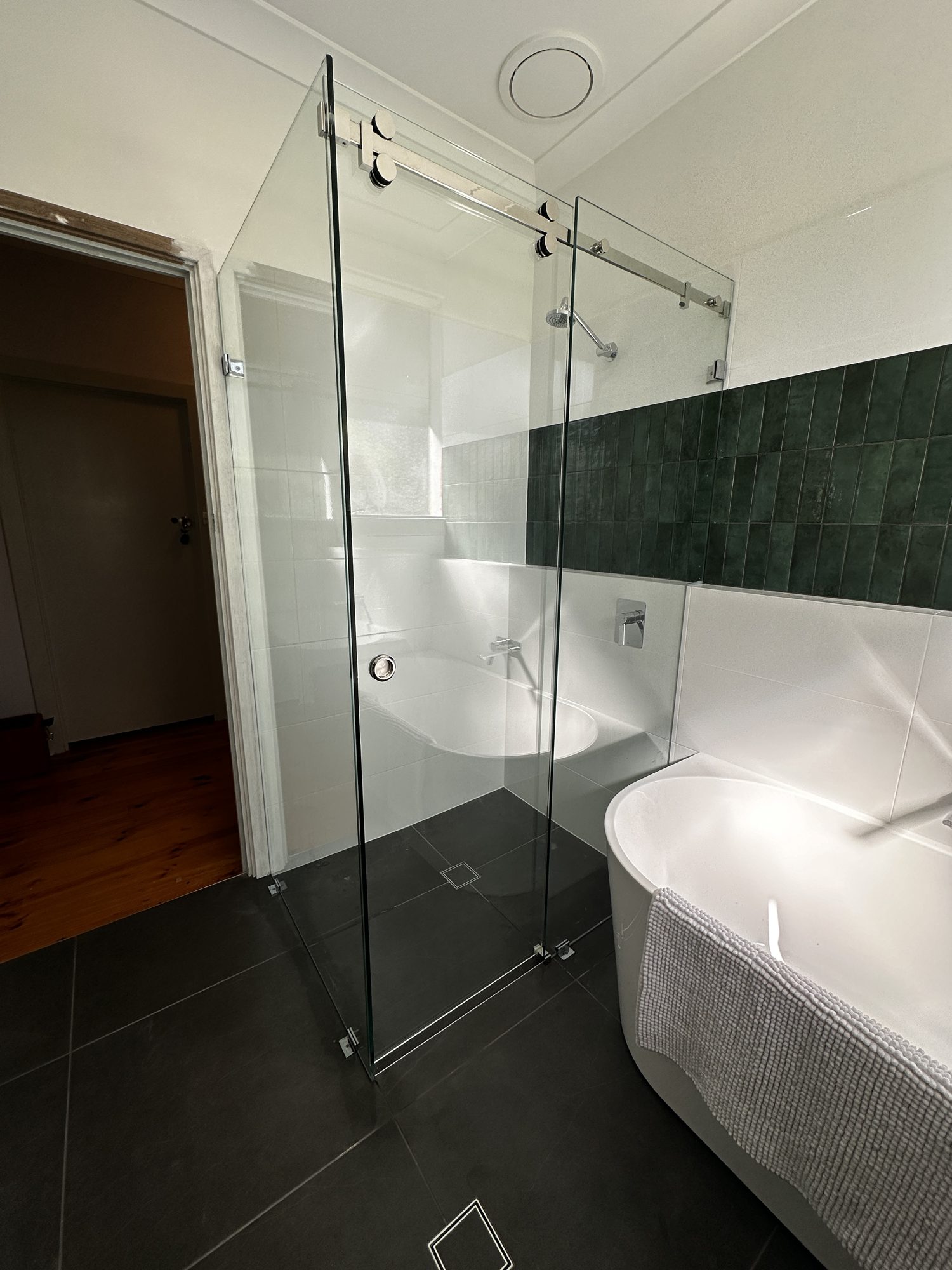 Slider green feature tile — Adelaide, Unique Glass Solutions